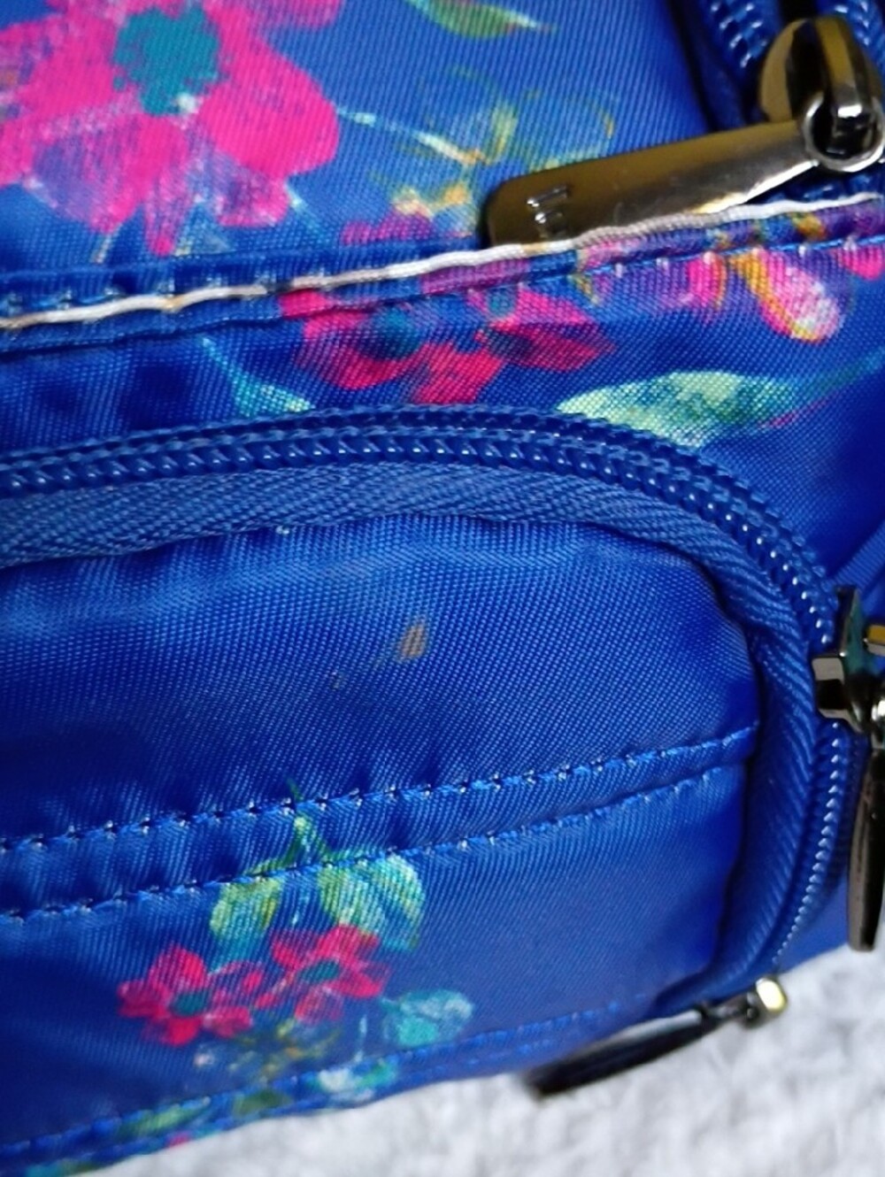lug Blue Floral Nylon Cosmetic Travel  Bags (Set of 2) - Picture 14 of 16